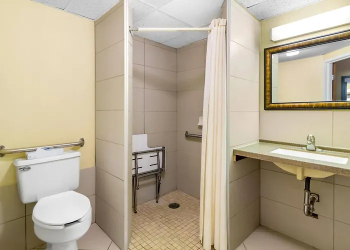 Days Inn By Wyndham Minot